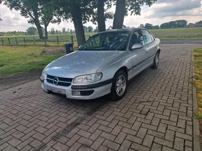 Gebraucht Opel Omega 120 PS (88 kW) 1999 Silber Limousine