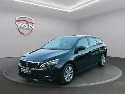 Gebraucht Peugeot 308 SW 131 PS (96 kW) 2019 Blau Kombi