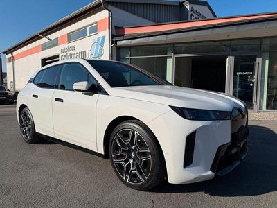 Gebraucht BMW iX M Sport 300 kW (408 PS) 2025 Weiß SUV