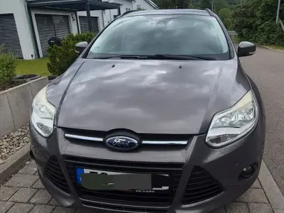 Gebraucht Ford Focus 140 PS (102 kW) 2014 Grau Limousine