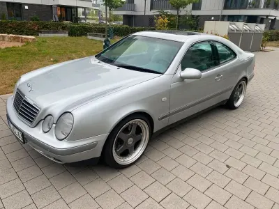 Gebraucht Mercedes CLK320 218 PS (160 kW) 1999 Grau Limousine