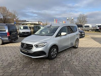 Gebraucht Mercedes T180 Style 116 PS (85 kW) 2024 Silber Van / Kleinbus