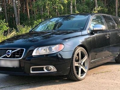Schwarz Gebraucht 2010 Volvo V70 Kombi | 12.000 €