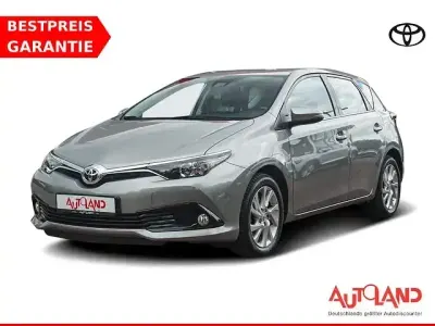Gebraucht Toyota Auris Edition 116 PS (85 kW) 2016 New medium silver/ grey Limousine