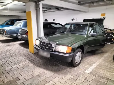Gebraucht Mercedes 190 72 PS (52 kW) 1984 Grün Limousine