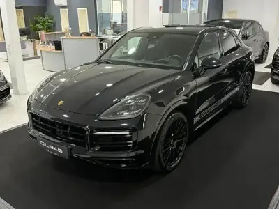Gebraucht Porsche Cayenne GTS 460 PS (338 kW) 2021 Tiefschwarzmetallic SUV