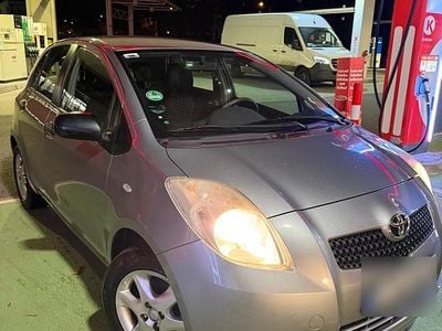 Gebraucht Toyota Yaris 69 PS (50 kW) 2008 Grau Kleinwagen