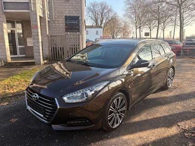 Braun Gebraucht 2016 Hyundai i40 Premium Kombi | 10.999 € (Fairer Preis)