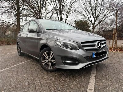 Gebraucht Mercedes B200 136 PS (100 kW) 2015 Grau Van / Kleinbus