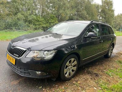 Gebraucht Skoda Superb Business Line 105 PS (77 kW) 2014 Schwarz Kombi