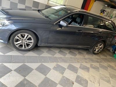 Second-hand Mercedes E220 Avantgarde 170 CP (125 kW) 2016 Gri Berlinǎ