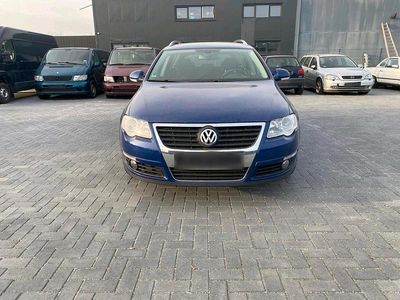 Gebraucht VW Passat 122 PS (89 kW) 2009 Blau Kombi