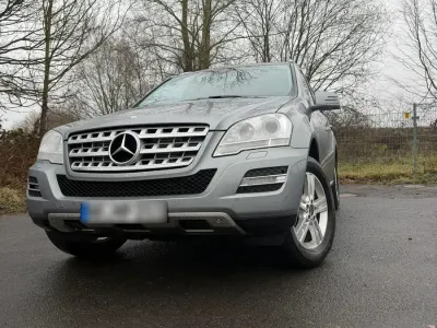 Gebraucht Mercedes ML300 204 PS (150 kW) 2011 Grau SUV