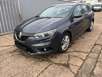 Grau Gebraucht 2017 Renault Mégane IV Limousine | 7.490 € (Guter Preis)