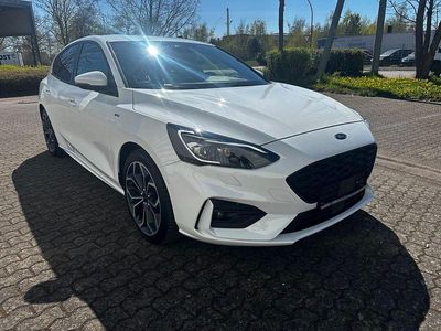Używany Ford Focus ST-Line 150 KM (110 kW) 2020 Biały Sedan/Limuzyna