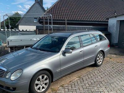 Mercedes E280