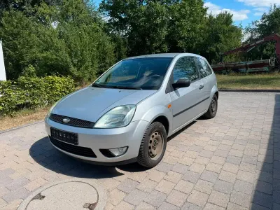 Gebraucht Ford Fiesta 80 PS (58 kW) 2004 Silber Kleinwagen