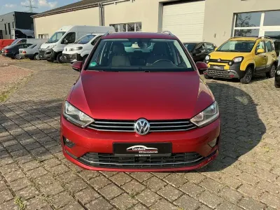 Gebraucht VW Golf Sportsvan Allstar 110 PS (80 kW) 2016 Rot Van / Kleinbus