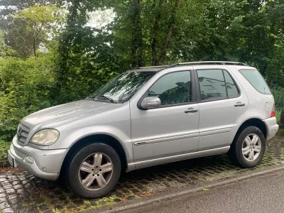 Gebraucht Mercedes ML270 163 PS (119 kW) 2005 Grau SUV