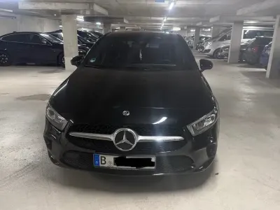 Gebraucht Mercedes A180 116 PS (85 kW) 2019 Schwarz Limousine