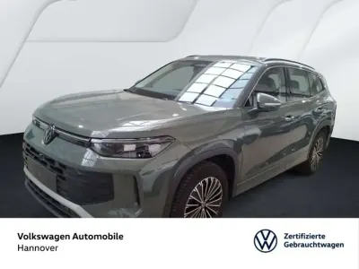 Gebraucht VW Tayron Life 150 PS (110 kW) 2025 Cipressinogrün metallic SUV