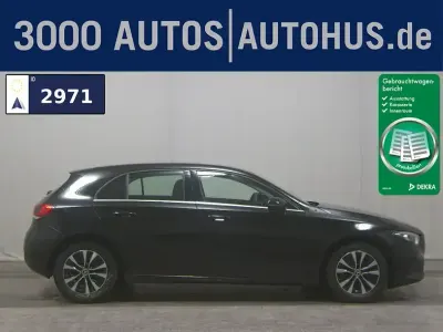 Gebraucht Mercedes A180 Style 116 PS (85 kW) 2023 Schwarz Limousine