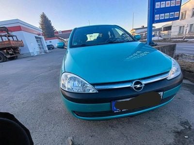 Grün Gebraucht 2002 Opel Corsa Kleinwagen | 2.500 € (Etwas zu teuer)
