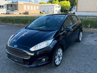 Gebraucht Ford Fiesta Titanium 101 PS (74 kW) 2013 Schwarz Kleinwagen