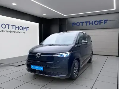Gebraucht VW Multivan Basis 150 PS (110 kW) 2024 Deep black perleffekt Van / Kleinbus