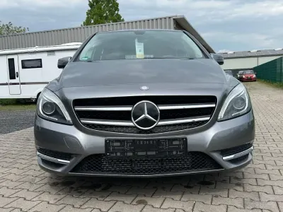 Gebraucht Mercedes B180 109 PS (80 kW) 2013 Grau Van / Kleinbus