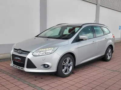Gebraucht Ford Focus Trend 116 PS (85 kW) 2012 Grau Limousine