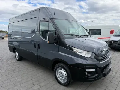 Gebraucht Iveco Daily 179 PS (131 kW) 2018 Grau Van / Kleinbus