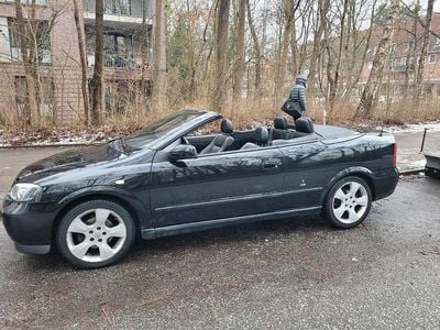 Gebraucht Opel Astra 147 PS (108 kW) 2002 Schwarz Kleinwagen