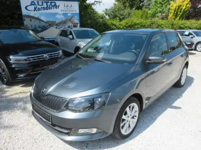 Gebraucht Skoda Fabia Ambition 90 PS (66 kW) 2016 Grau Limousine