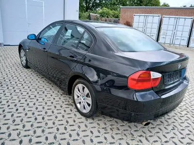 Gebraucht BMW 320 150 PS (110 kW) 2005 Schwarz Limousine