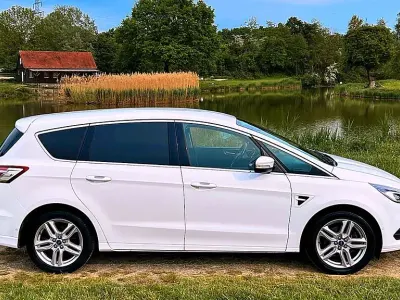 Gebraucht Ford S-MAX Titanium 150 PS (110 kW) 2017 Weiß Van / Kleinbus