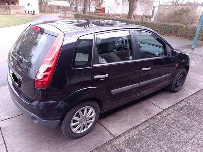 Schwarz Gebraucht 2006 Ford Fiesta Ambiente Limousine | 1.900 € (Fairer Preis)