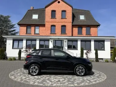Gebraucht Hyundai Kona Trend 150 kW (204 PS) 2021 Schwarz SUV
