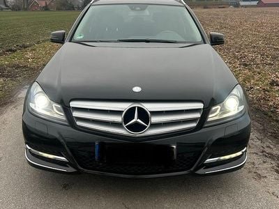 Gebraucht Mercedes C220 Avantgarde 170 PS (125 kW) 2012 Schwarz Kombi