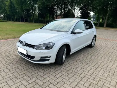 Gebraucht VW Golf VII Comfortline 105 PS (77 kW) 2013 Weiß Limousine