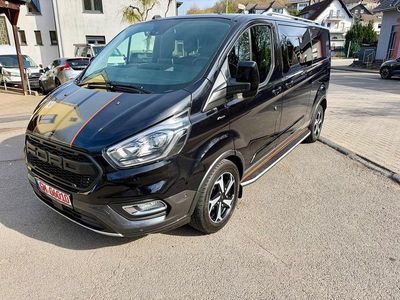 Usata Ford Tourneo Limited 170 CV (125 kW) 2023 Nero Monovolume