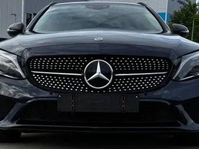 Używany Mercedes C400 333 KM (244 kW) 2019 Niebieski Sedan/Limuzyna