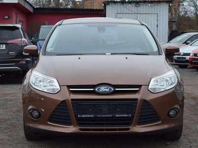 Gebraucht Ford Focus SYNC Edition 125 PS (91 kW) 2013 Braun Kombi