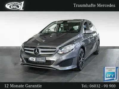 Gebraucht Mercedes B200 136 PS (100 kW) 2015 Grau Kleinwagen