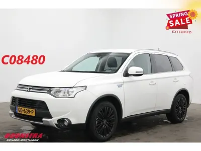 Usata Mitsubishi Outlander P-HEV Edition 203 CV (149 kW) 2015 Bianco SUV