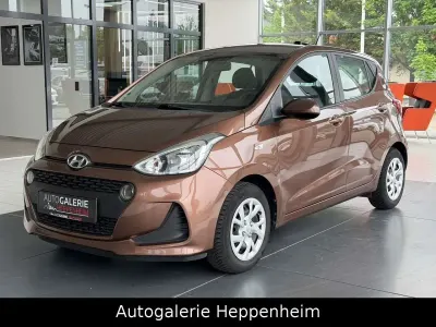 Gebraucht Hyundai i10 67 PS (49 kW) 2017 Braun Kleinwagen