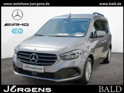 Gebraucht Mercedes T180 Progressive 131 PS (96 kW) 2025 Chromitgrau metallic Van / Kleinbus
