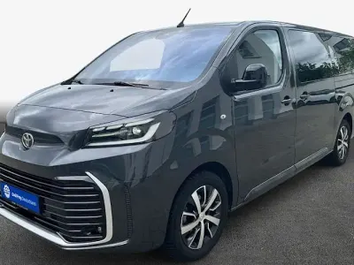 Gebraucht Toyota Proace Verso Team 177 PS (130 kW) 2025 Grau Kombi