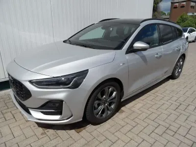 Gebraucht Ford Focus ST-Line X 155 PS (114 kW) 2024 Polarsilber Kombi
