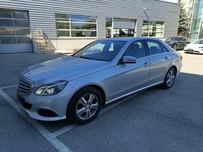 Używany Mercedes E220 170 KM (125 kW) 2015 Srebrny Sedan/Limuzyna